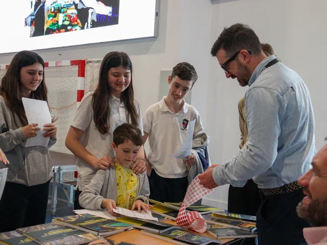 Students collecting course information