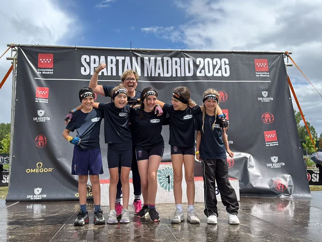 The Tanit Tribe with their medals at Spartan Madrid 2026